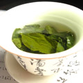 green-tea-leaves-steeping_md